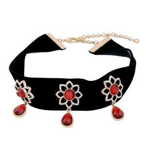 VELVET FLOWER CHOKER NECKLACE